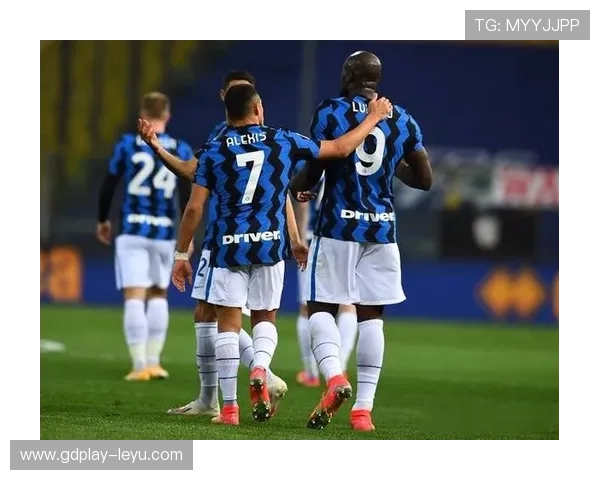 凯恩与卢卡库：英超新中锋战术角色及终结效率对比分析