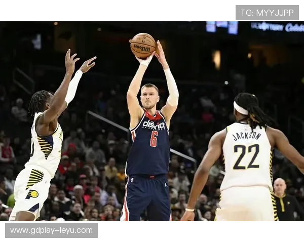 哈利伯顿无球跑动效率提升，改变步行者进攻结构