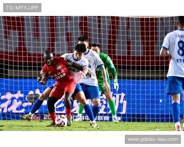 山东泰山外援主导进攻，整体结构难以成型，战术融合面临考验