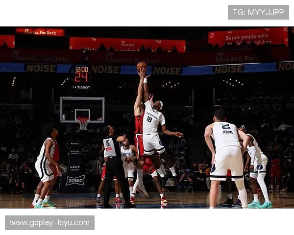 布鲁克·洛佩斯挡拆拉开空间效率提升 尤其对比生涯早期禁区得分明显变化