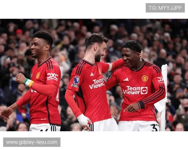 曼联防线失误频繁问题持续存在，对球队稳定性及赛季争冠形势产生负面影响