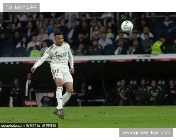 皇马姆巴佩加入后进攻表现波动，战术配合是否面临调整对赛季走势产生影响